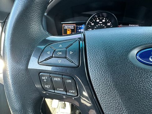 Used 2017 Ford Explorer XLT w/ Equipment Group 202A FWD image 28