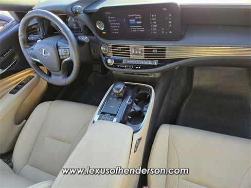 Certified 2021 Lexus LS 500 w/ Accessory Package (Z1) image 18