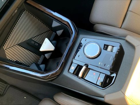 Used 2025 BMW X3 xDrive30i w/ Premium Package image 8