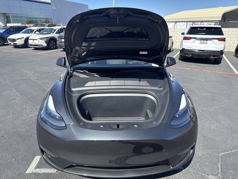 Used 2024 Tesla Model Y 2WD image 17