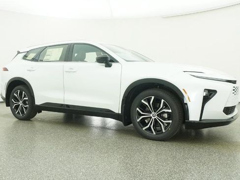 New 2026 Toyota Crown Signia XLE image 33