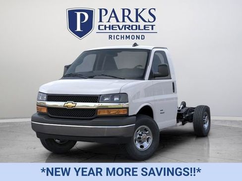 New 2025 Chevrolet Express 3500 w/ Power Convenience Package image 8