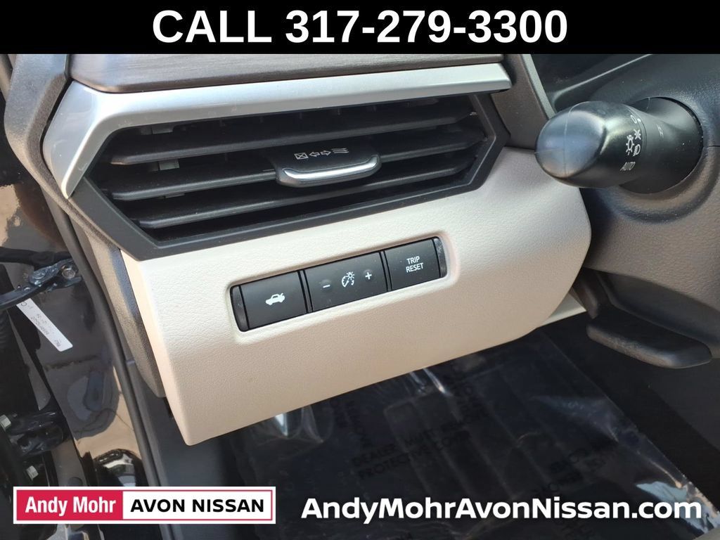 Used 2025 Nissan Altima 2.5 SV AWD/4WD image 21