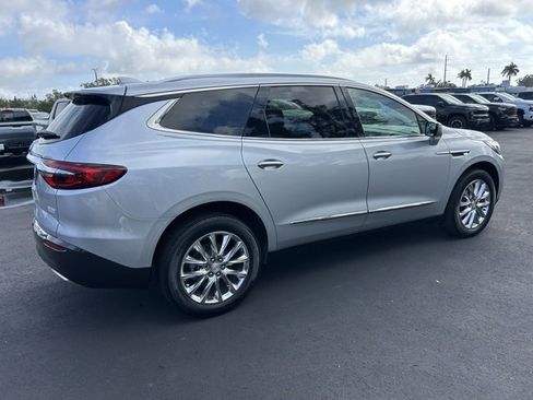 Used 2021 Buick Enclave Essence w/ Sound and Sites Package image 6