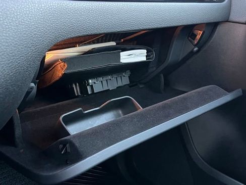 Used 2017 Volkswagen Touareg V6 image 44