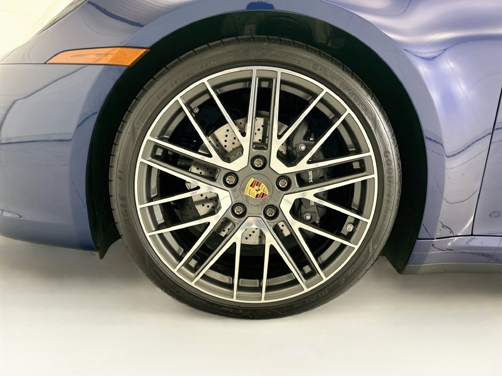 Certified 2024 Porsche 911 Carrera RWD image 27