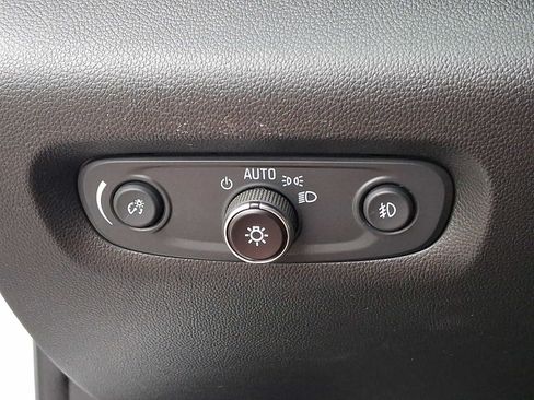Used 2021 Chevrolet Traverse LT w/ LT Premium Package AWD/4WD image 24