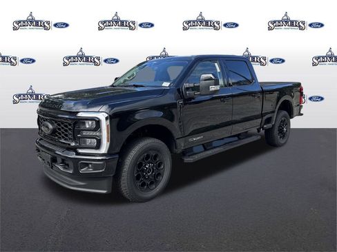 New 2026 Ford F250 Lariat w/ Black Appearance Package image 3