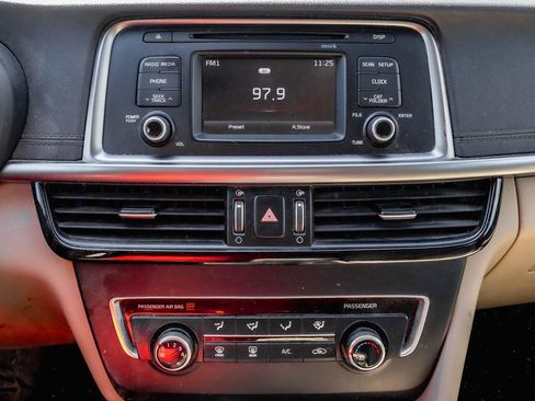 Used 2017 Kia Optima LX image 14