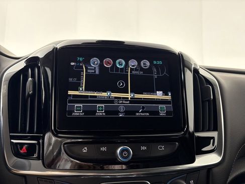 Used 2018 Chevrolet Traverse Premier w/ Driver Confidence II Package FWD image 32