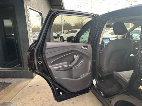Used 2019 Ford Escape SE image 10