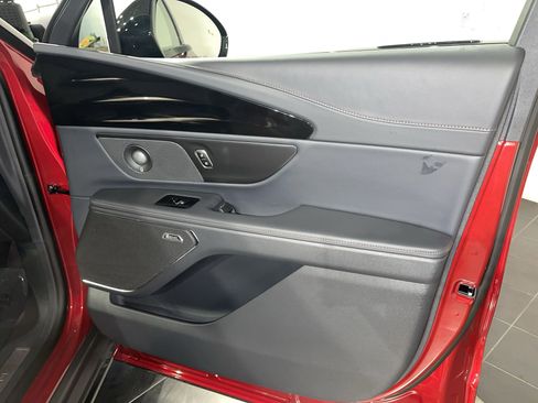 New 2024 Lincoln Nautilus Premier w/ Equipment Group 102A image 32