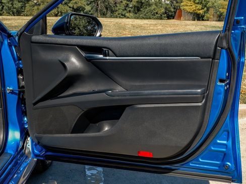 Used 2020 Toyota Camry LE image 47