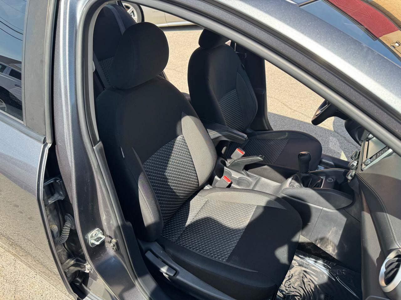 Used 2020 Nissan Versa S FWD image 18