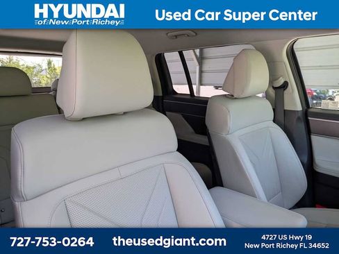 Used 2025 Hyundai Santa Fe SEL FWD image 6
