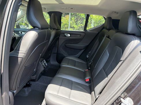 Used 2025 Volvo XC40 B5 Core AWD/4WD image 22