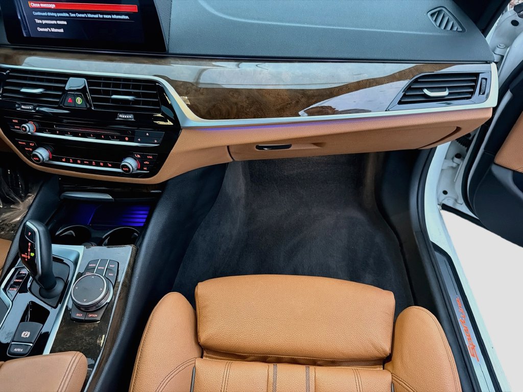 Used 2019 BMW 540i w/ Convenience Package RWD image 18