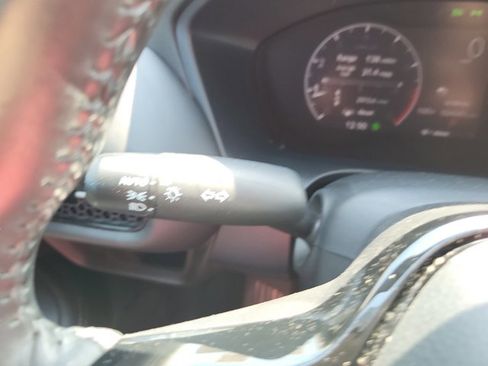 Certified 2023 Honda HR-V EX-L image 33