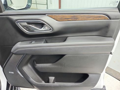 Used 2023 Chevrolet Suburban Premier image 44