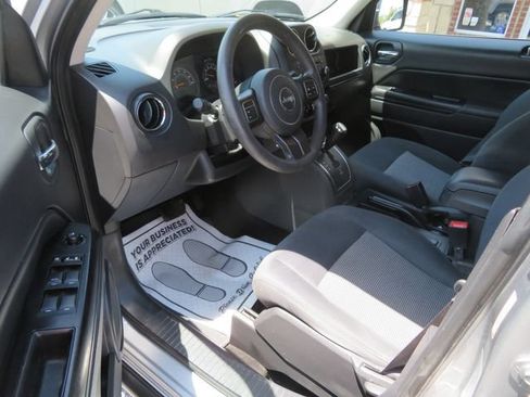 Used 2015 Jeep Patriot Sport w/ Power Value Group FWD image 18