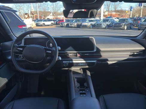 Used 2023 Hyundai Ioniq 6 SEL image 11