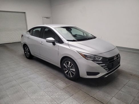 Used 2025 Nissan Versa SV FWD image 13