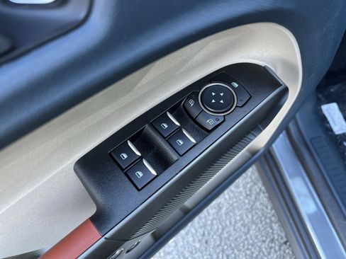 New 2025 Ford Maverick Lariat w/ 4K Tow Package image 15