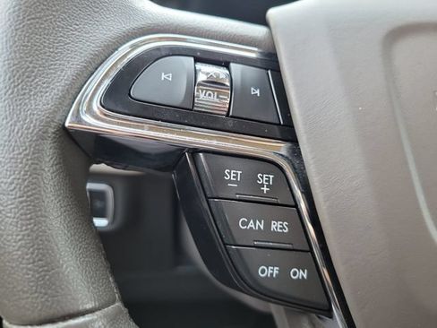 Used 2023 Lincoln Nautilus AWD w/ Premium Package image 12
