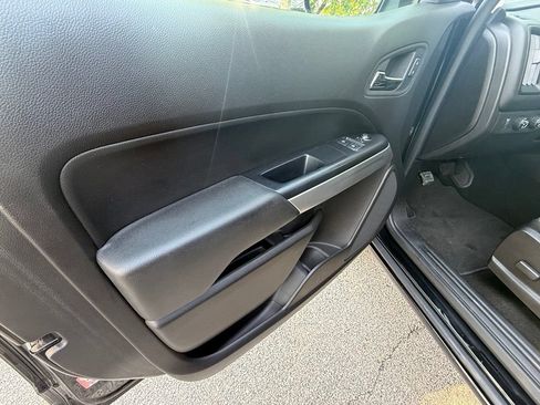 Used 2017 Chevrolet Colorado LT w/ LT Convenience Package AWD/4WD image 12