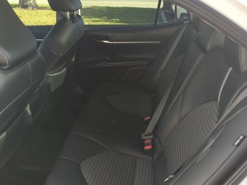 Used 2020 Toyota Camry SE image 13