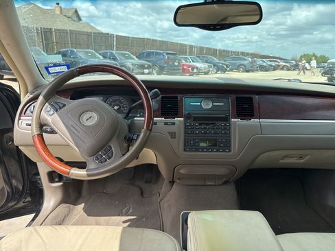 Used 2003 Lincoln Town Car Cartier L image 23