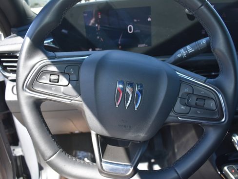 Used 2025 Buick Envista Sport Touring image 13