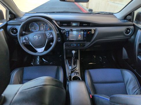 Used 2017 Toyota Corolla SE w/ SE Premium Package image 18