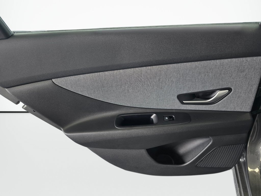 New 2026 Hyundai Elantra Limited FWD image 33