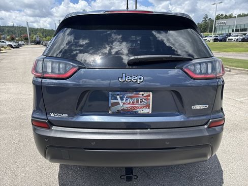 Used 2021 Jeep Cherokee Latitude Plus FWD image 6