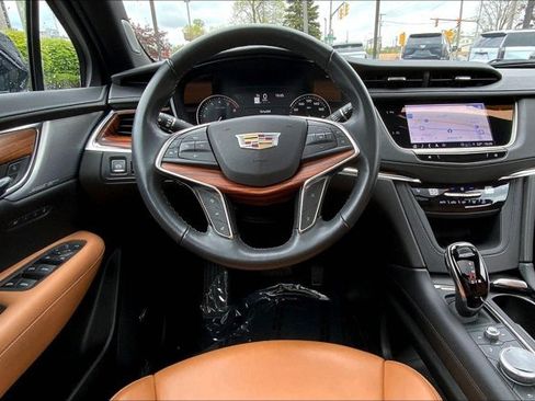 Used 2022 Cadillac XT5 Premium Luxury AWD/4WD image 4