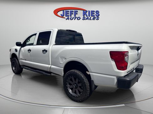 Used 2018 Nissan Titan S AWD/4WD image 7