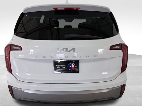 Used 2025 Kia Telluride LX FWD image 6