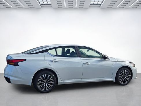 New 2026 Nissan Altima 2.5 SV FWD image 3