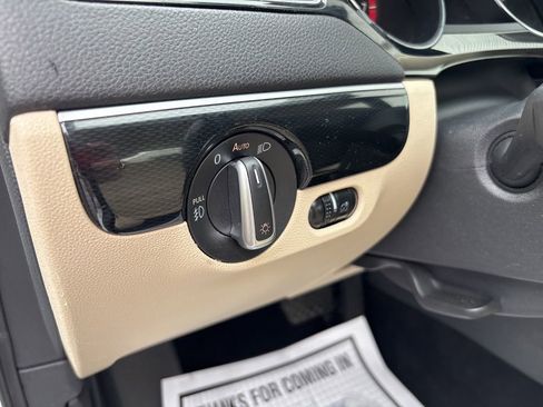 Used 2017 Volkswagen Jetta SEL FWD image 22