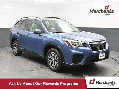 Used 2019 Subaru Forester Premium image 1