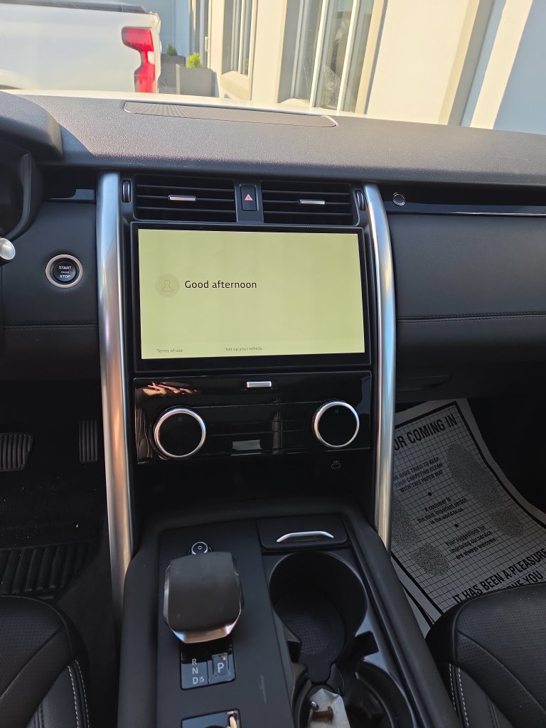 Used 2024 Land Rover Discovery S AWD/4WD image 10