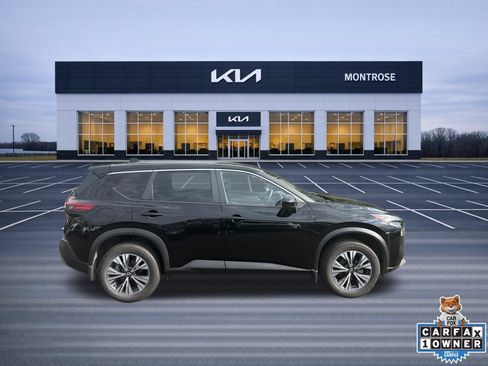 Used 2023 Nissan Rogue SV AWD/4WD image 4