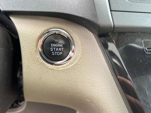 Used 2018 Toyota Sienna XLE image 28