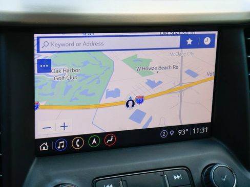 Used 2021 GMC Acadia Denali w/ Denali Technology Package FWD image 4