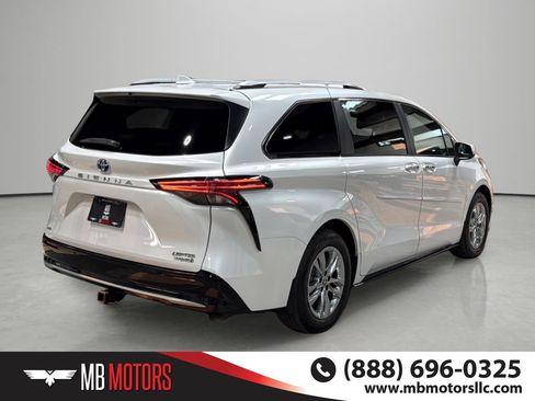Used 2024 Toyota Sienna Limited AWD/4WD image 4