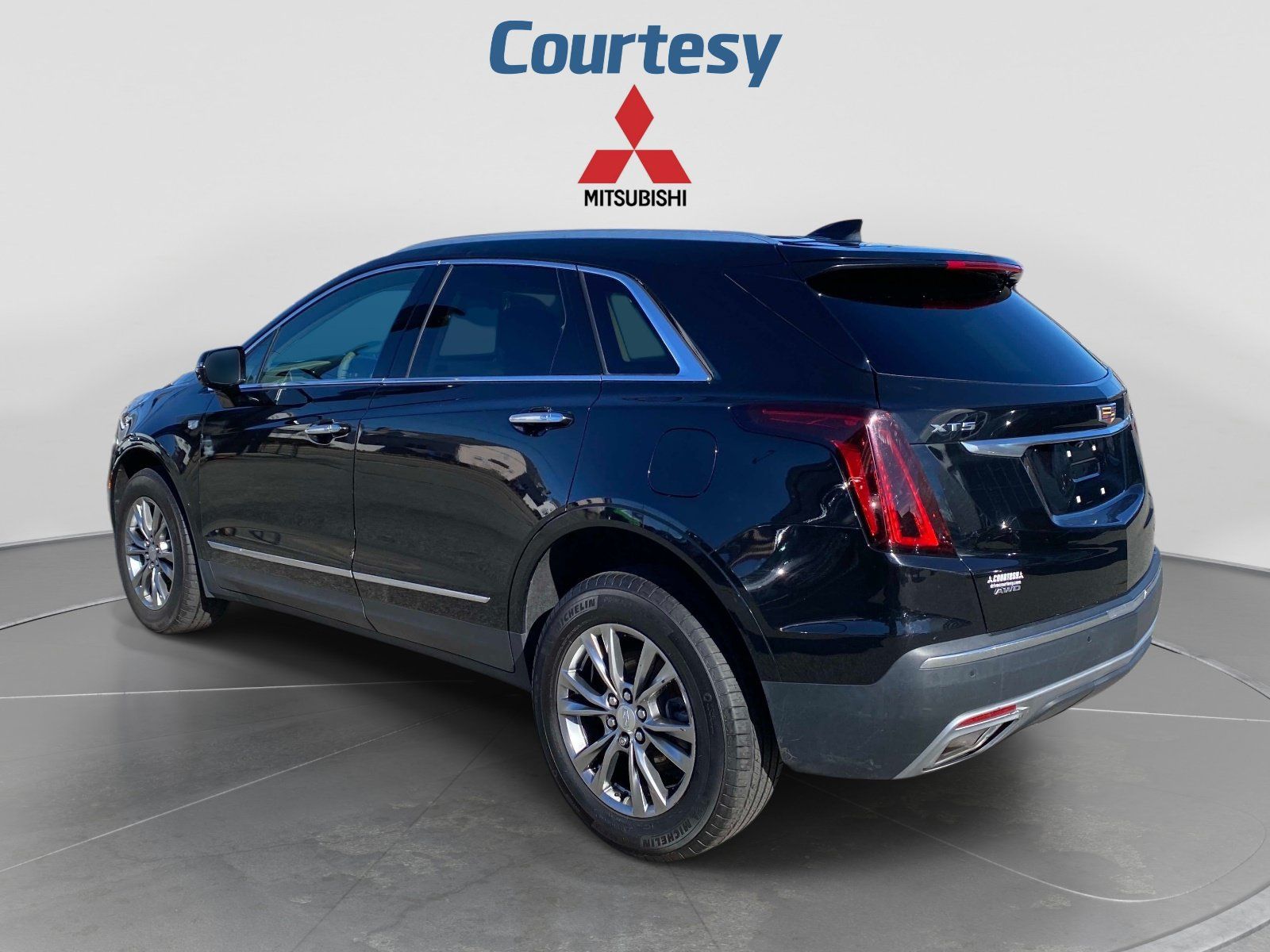 Used 2021 Cadillac XT5 Premium Luxury AWD/4WD image 3