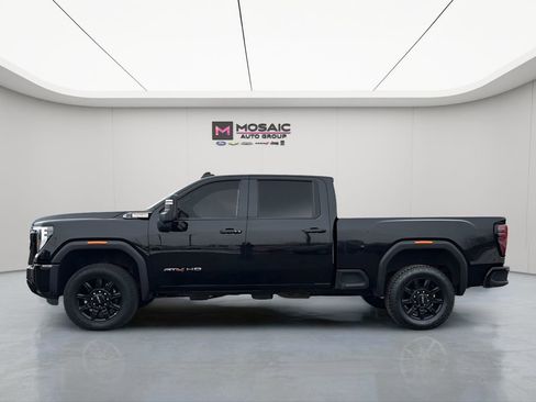 Used 2025 GMC Sierra 2500 AT4 image 6