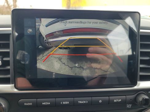 New 2025 Hyundai Venue SEL image 21