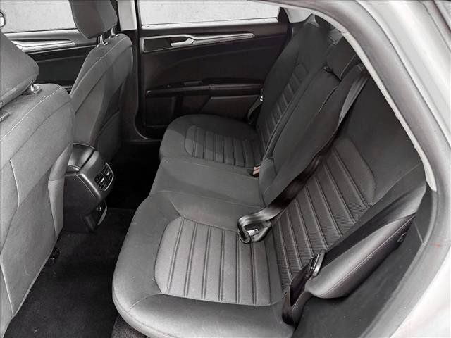Used 2020 Ford Fusion SE FWD image 18